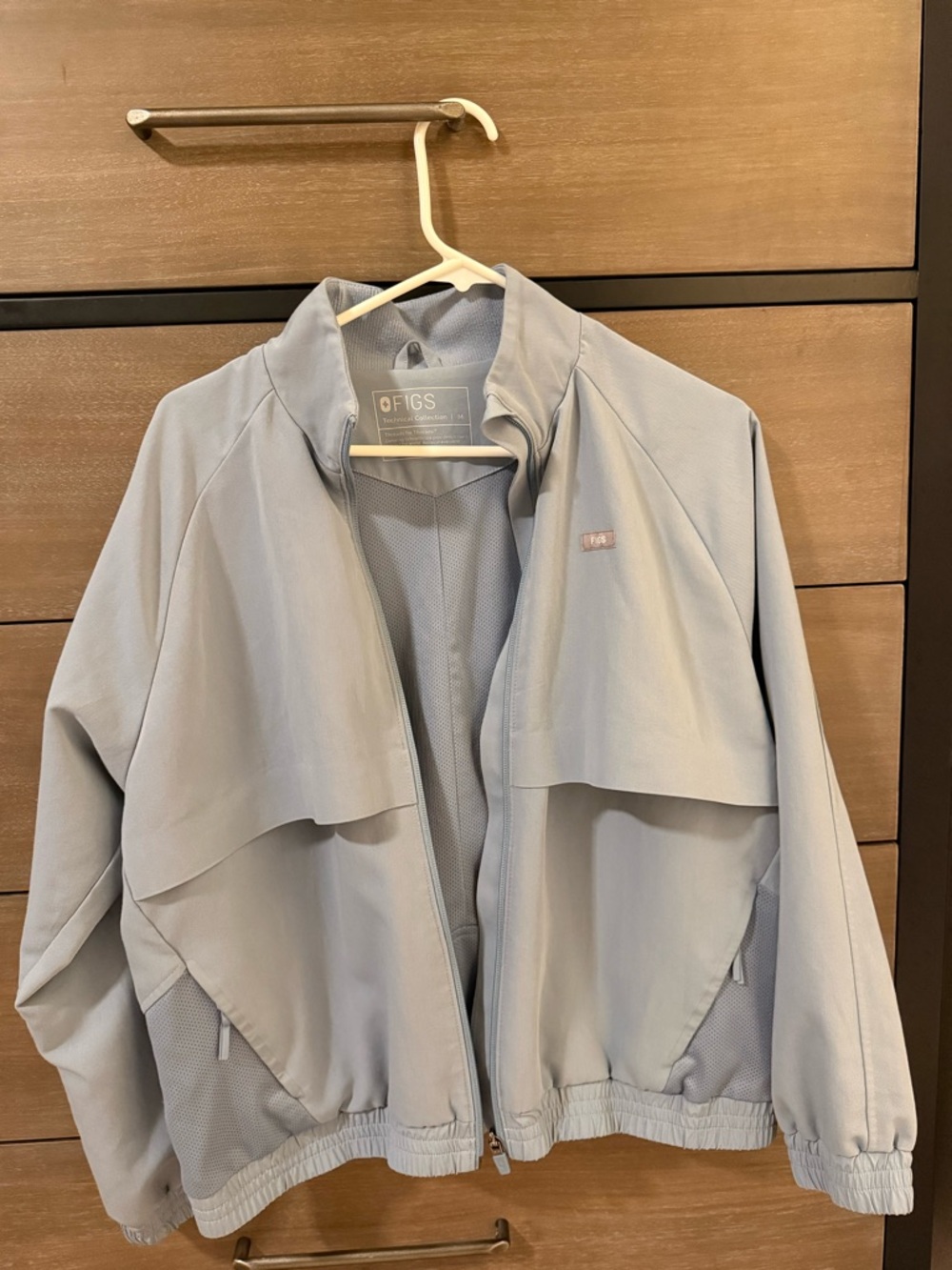 FIGS Dusty Blue Sydney scrub jacket - Picture 2 of 6